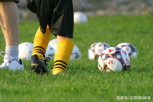 略显尴尬！拉什福德即将回归曼联，但10号上赛季被球队交给库尼亚